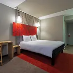 Ibis Paris Eglise 3*