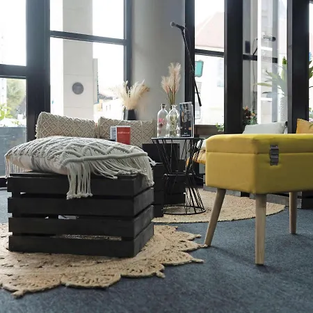 Ibis Paris Eglise 3*