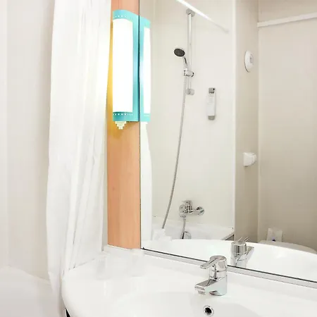 Ibis Paris Eglise
