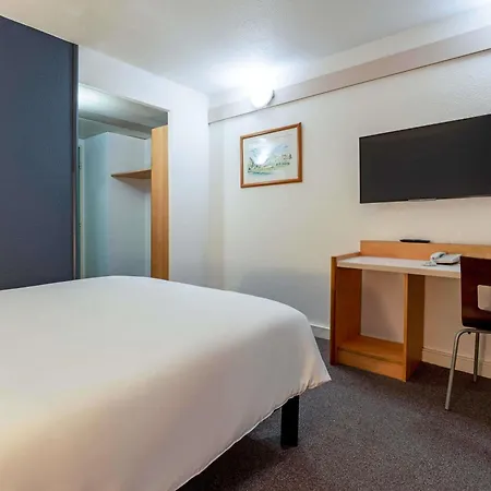 Hotel Ibis Paris Eglise 3*
