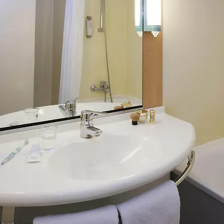 Ibis Paris Eglise Szálloda 3*