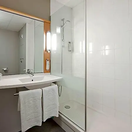 Ibis Paris Eglise Hotel 3*