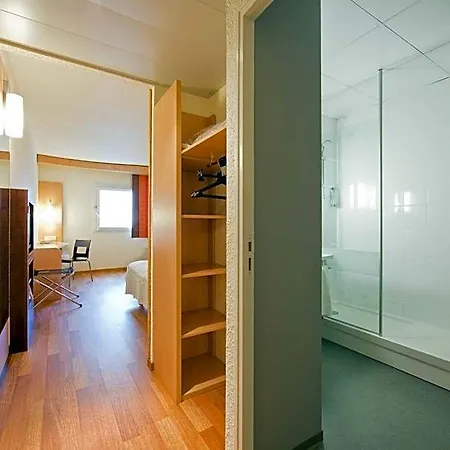 Ibis Paris Eglise