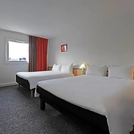 Ibis Paris Eglise Hotel 3*