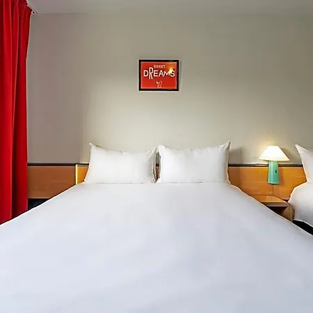 Ibis Paris Eglise Hotel