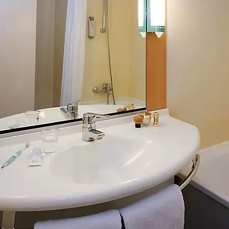 Hotel Ibis Paris Eglise 3*