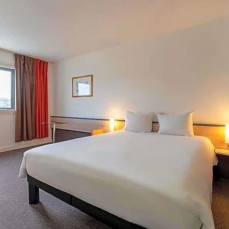 Ibis Paris Eglise 3*