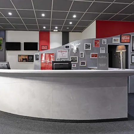 Ibis Paris Eglise מלון