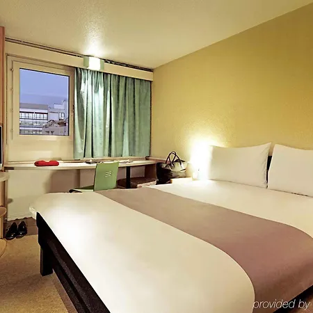 Ibis Paris Eglise ホテル 3*