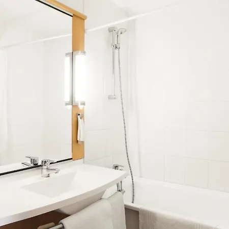 Ibis Paris Eglise Hotel 3*