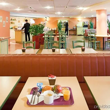 Hotel Ibis Paris Eglise 3*