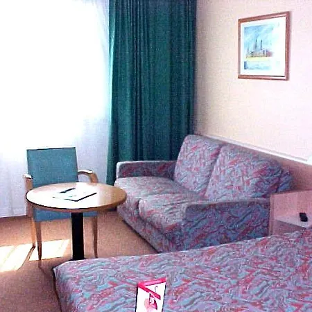 Hotel Ibis Paris Eglise Pantin