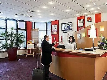إيبيس باريس بانتين إغليس 3* بونتا
